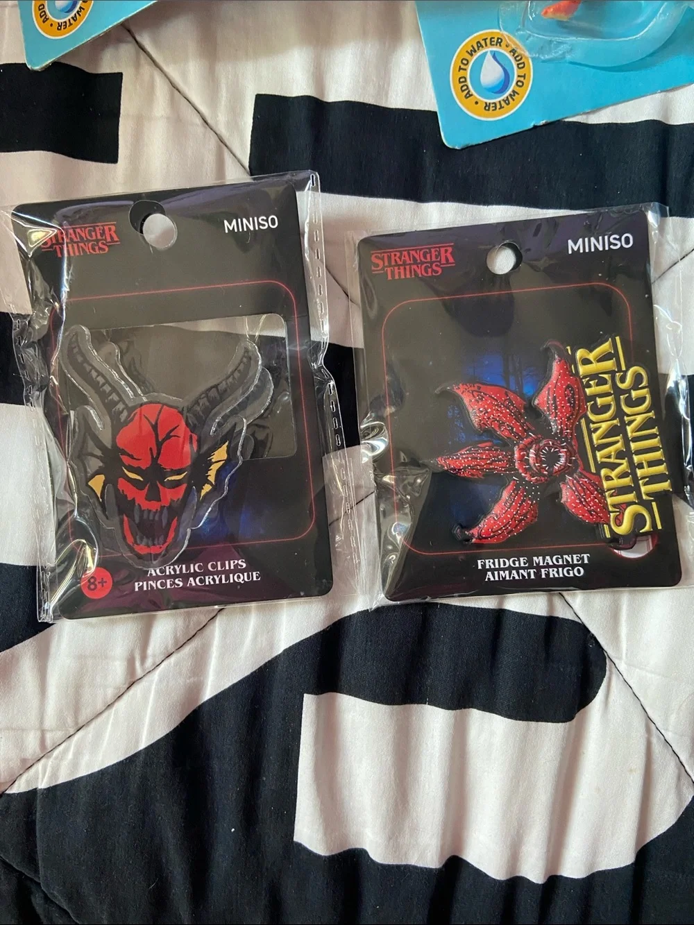 MINISO Stranger Things Red Demogorgon Fridge Magnet & Acrylic Clip Set